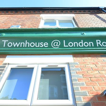 Townhouse Plus @ London Road Stoke Buitenkant foto