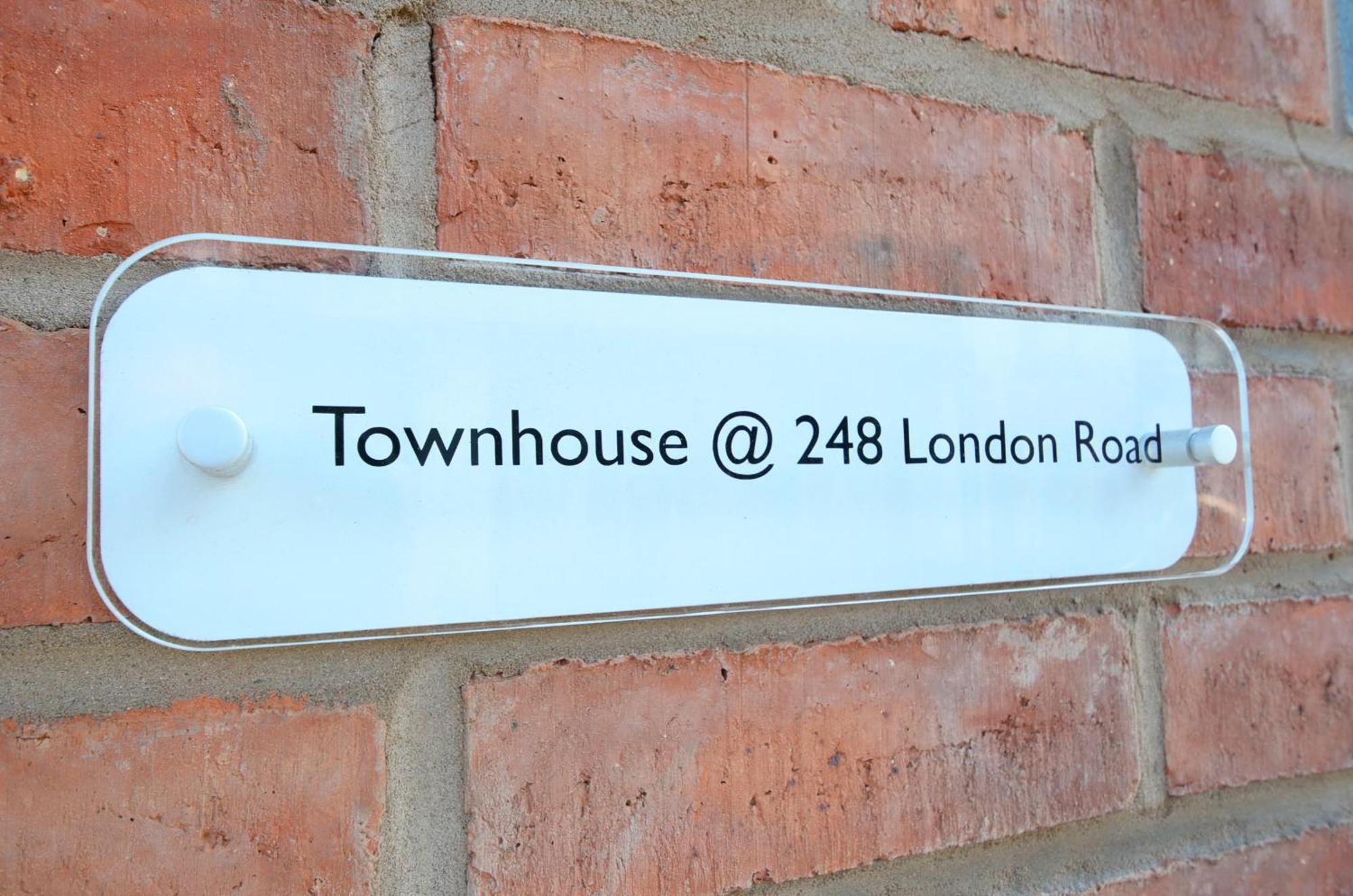 Townhouse Plus @ London Road Stoke Buitenkant foto