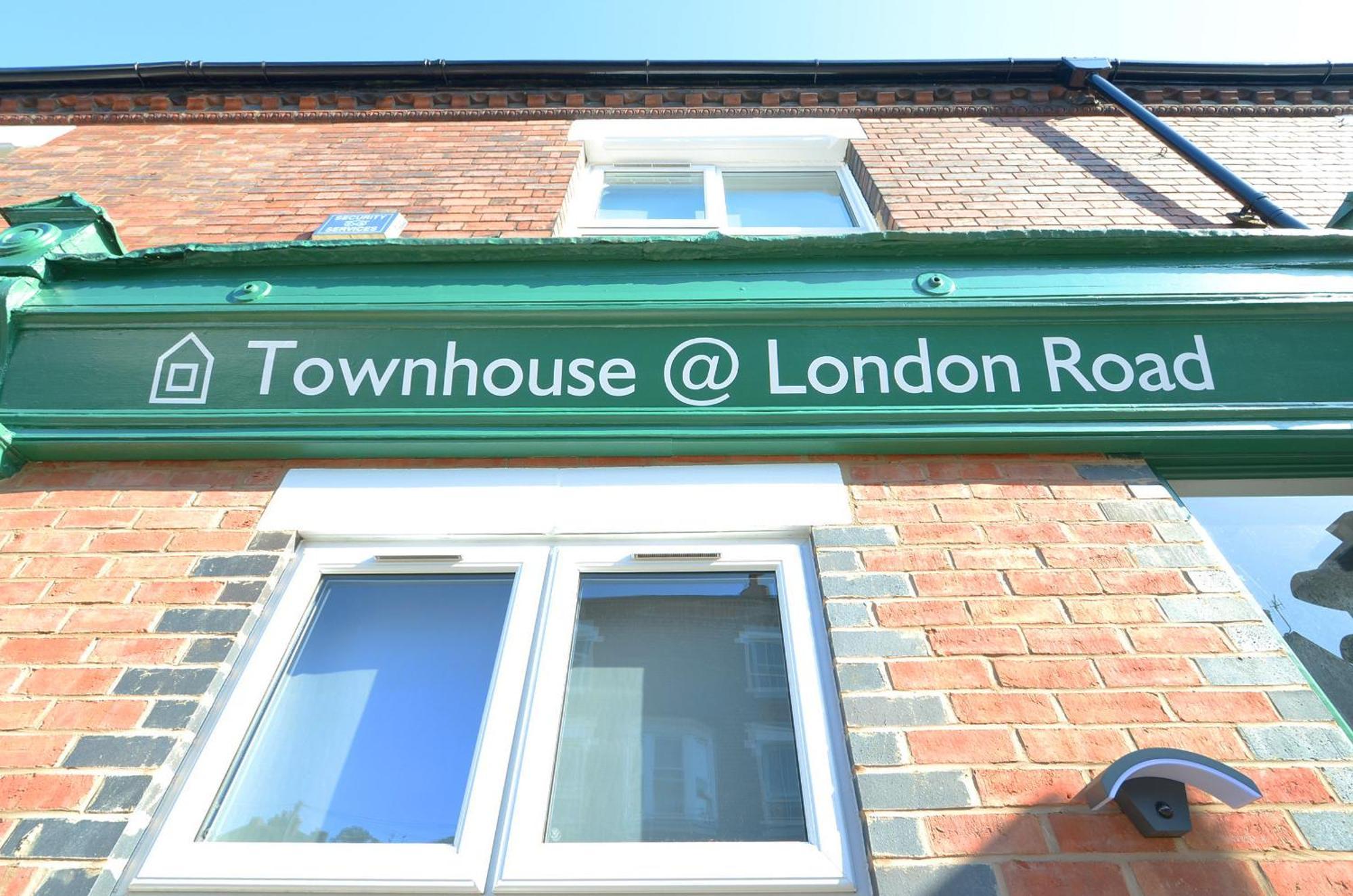 Townhouse Plus @ London Road Stoke Buitenkant foto